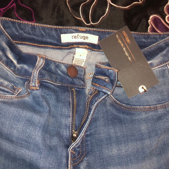 Jeans - Picture 3 of 3